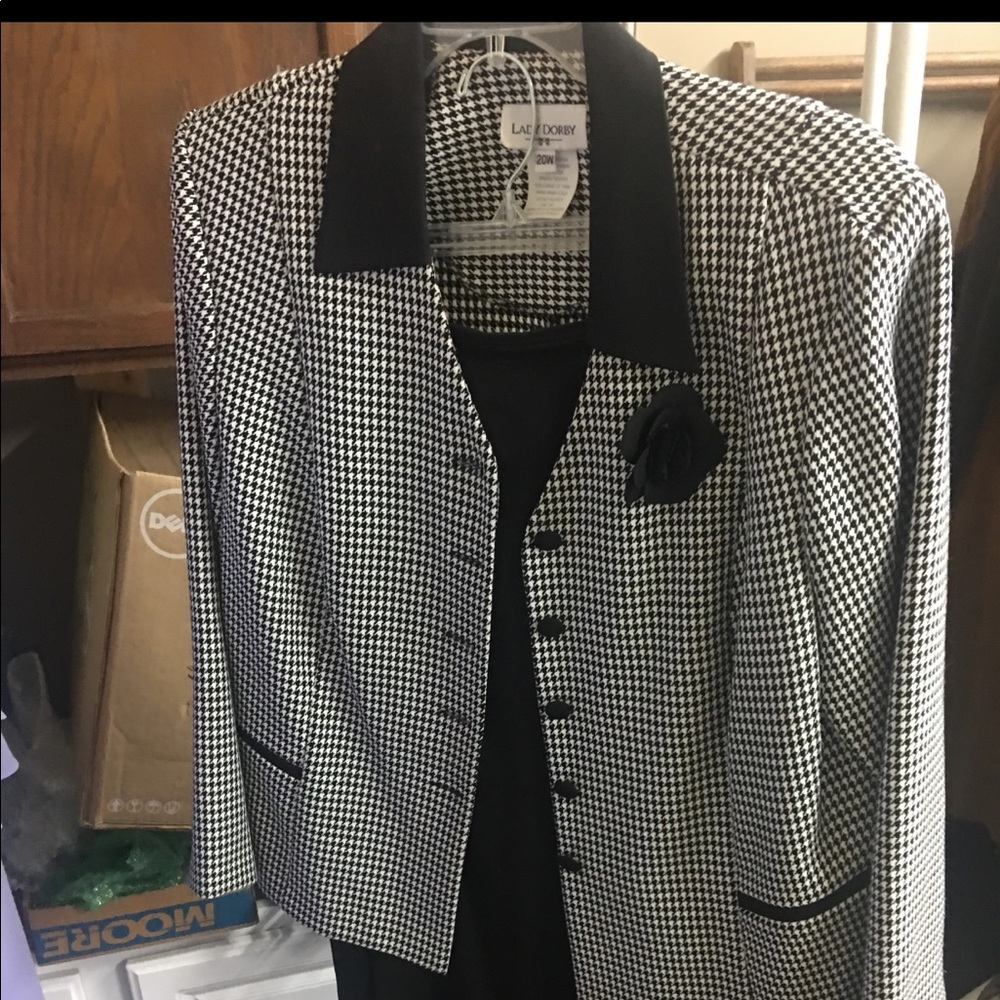 Houndstooth jacket with skirt